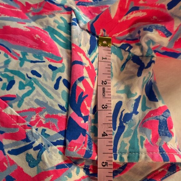 Lilly Pulitzer Hazelle Stretch Shorts 8 Cosmic Coral Cracked Up EUC - Picture 12 of 14